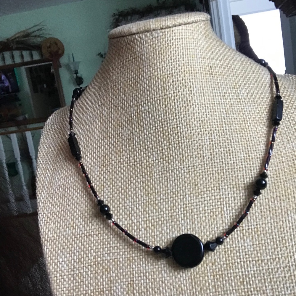 Black onyx 20 inch necklace very pretty picture does not do it justice